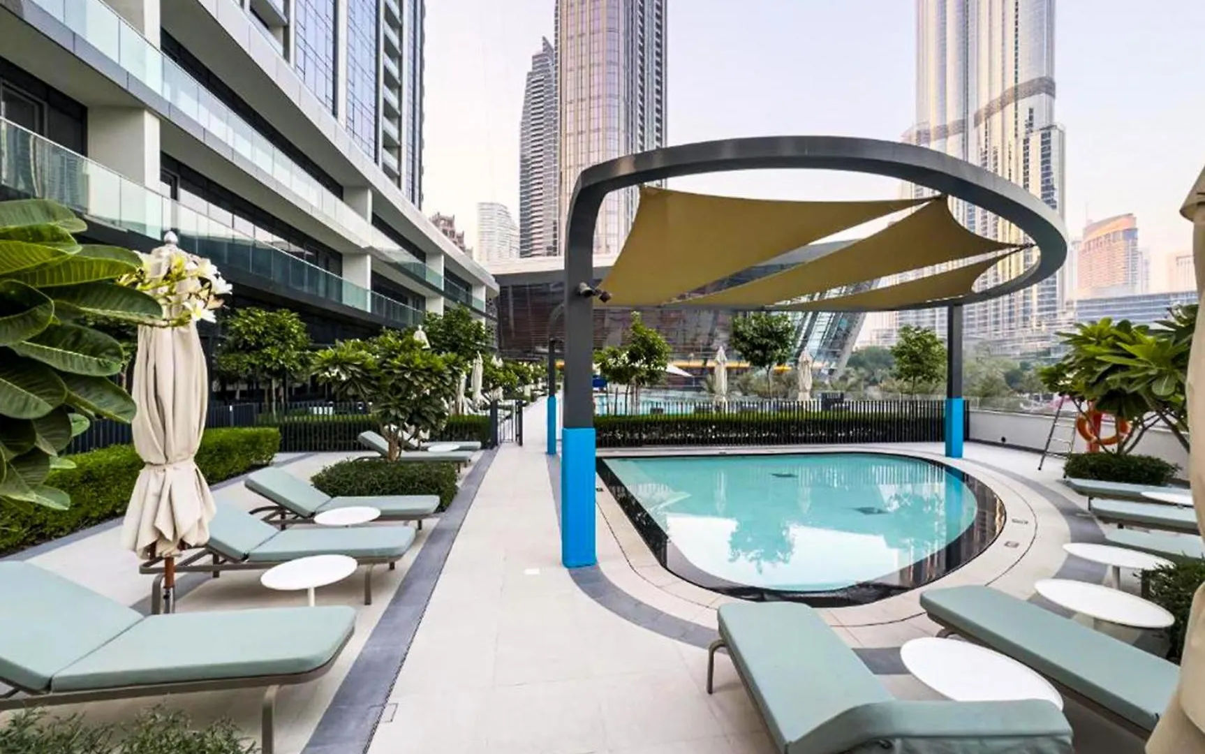 Apartment Livbnb-Prestige 1Br In Grande, Pool With Iconic Burj Khalifa View Dubai