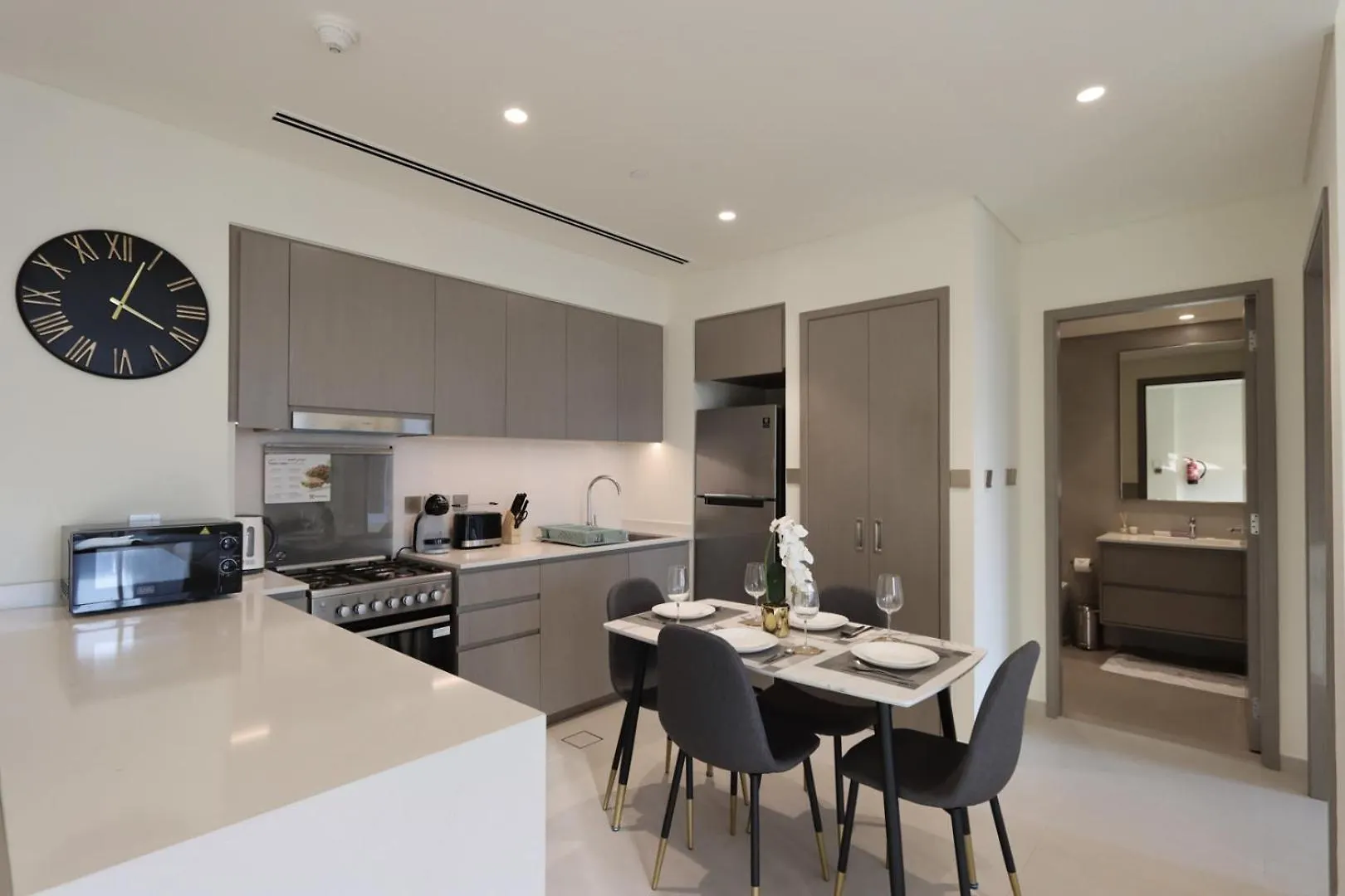 Livbnb-Prestige 1Br In Grande, Pool With Iconic Burj Khalifa View Dubai
